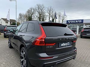 Volvo  B4 Diesel Plus Dark Voll LED el. Sitze Goog